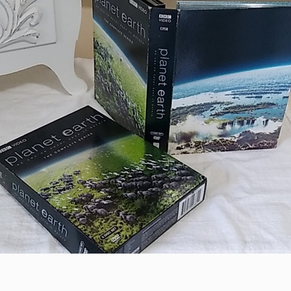 Planet Earth DVD set - Picture 4 of 6